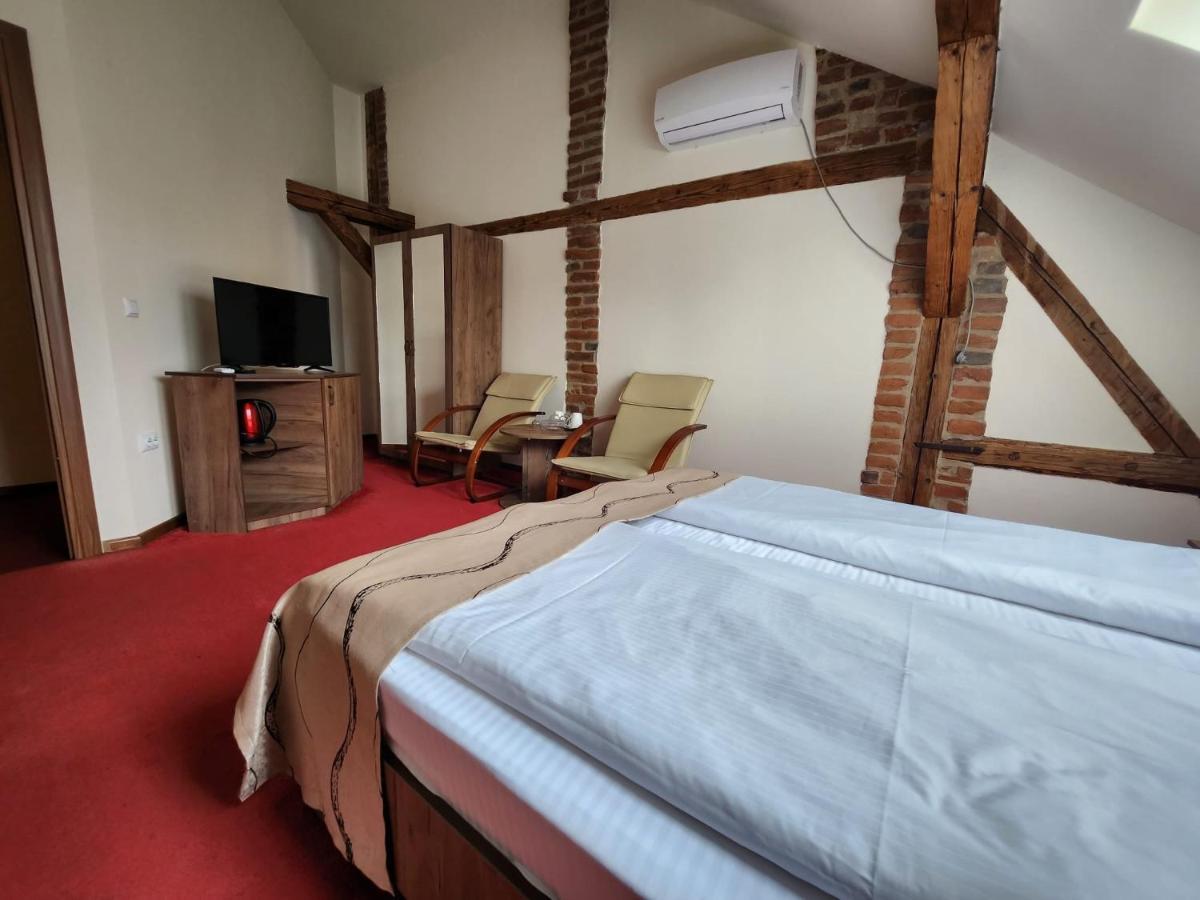 Antique ApartHotel Alba Iulia Extérieur photo
