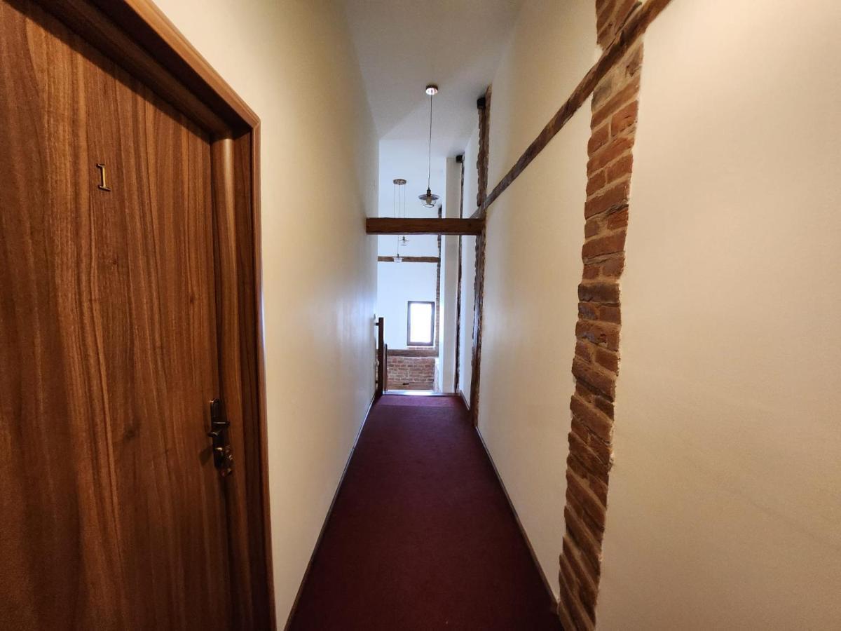 Antique ApartHotel Alba Iulia Extérieur photo