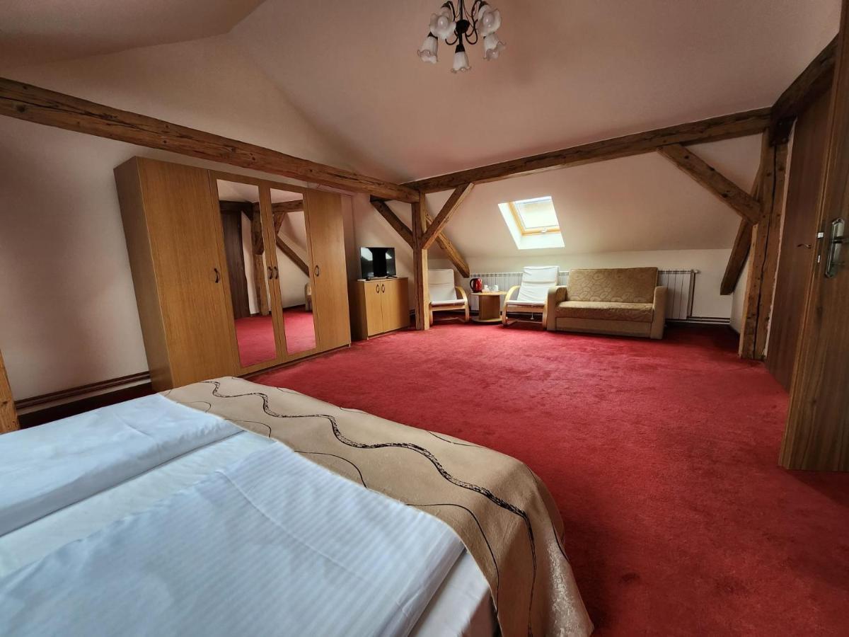 Antique ApartHotel Alba Iulia Extérieur photo