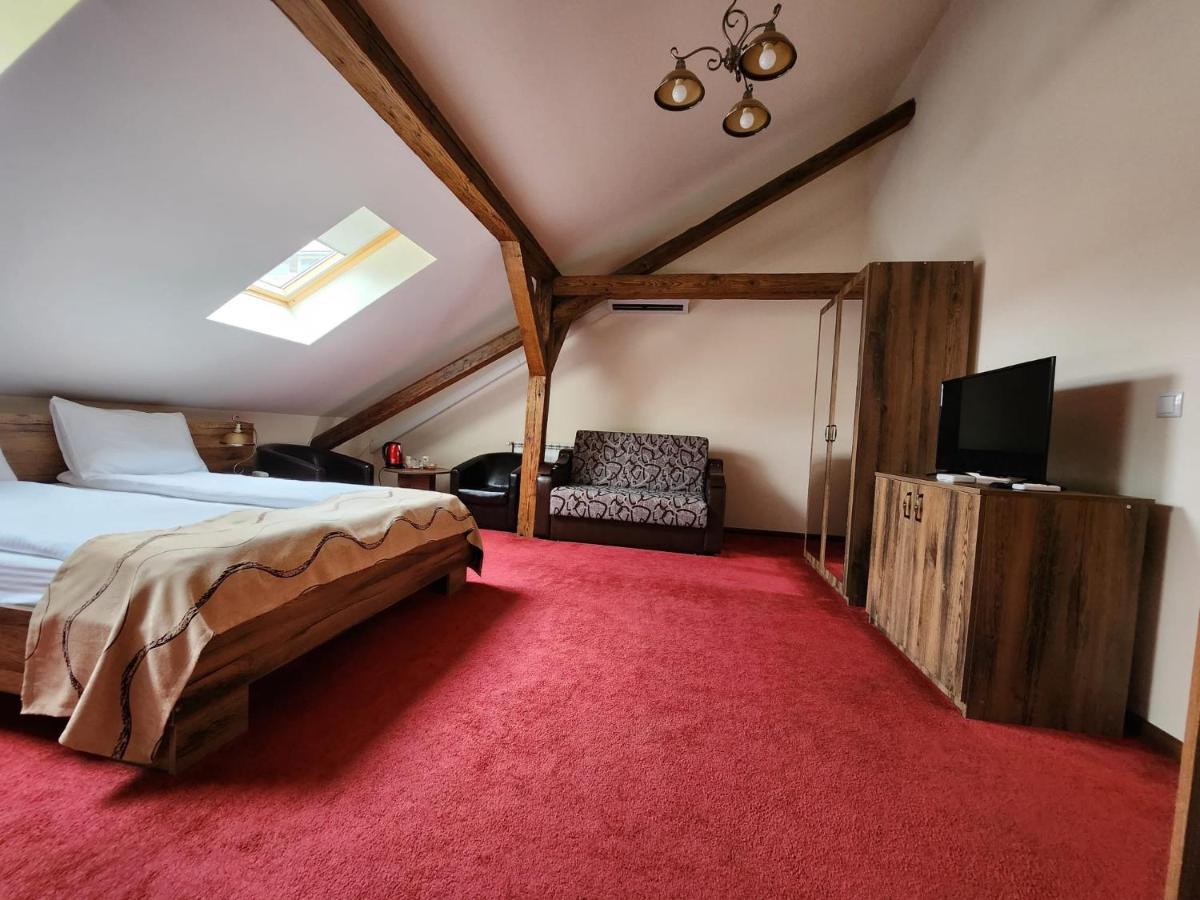 Antique ApartHotel Alba Iulia Extérieur photo