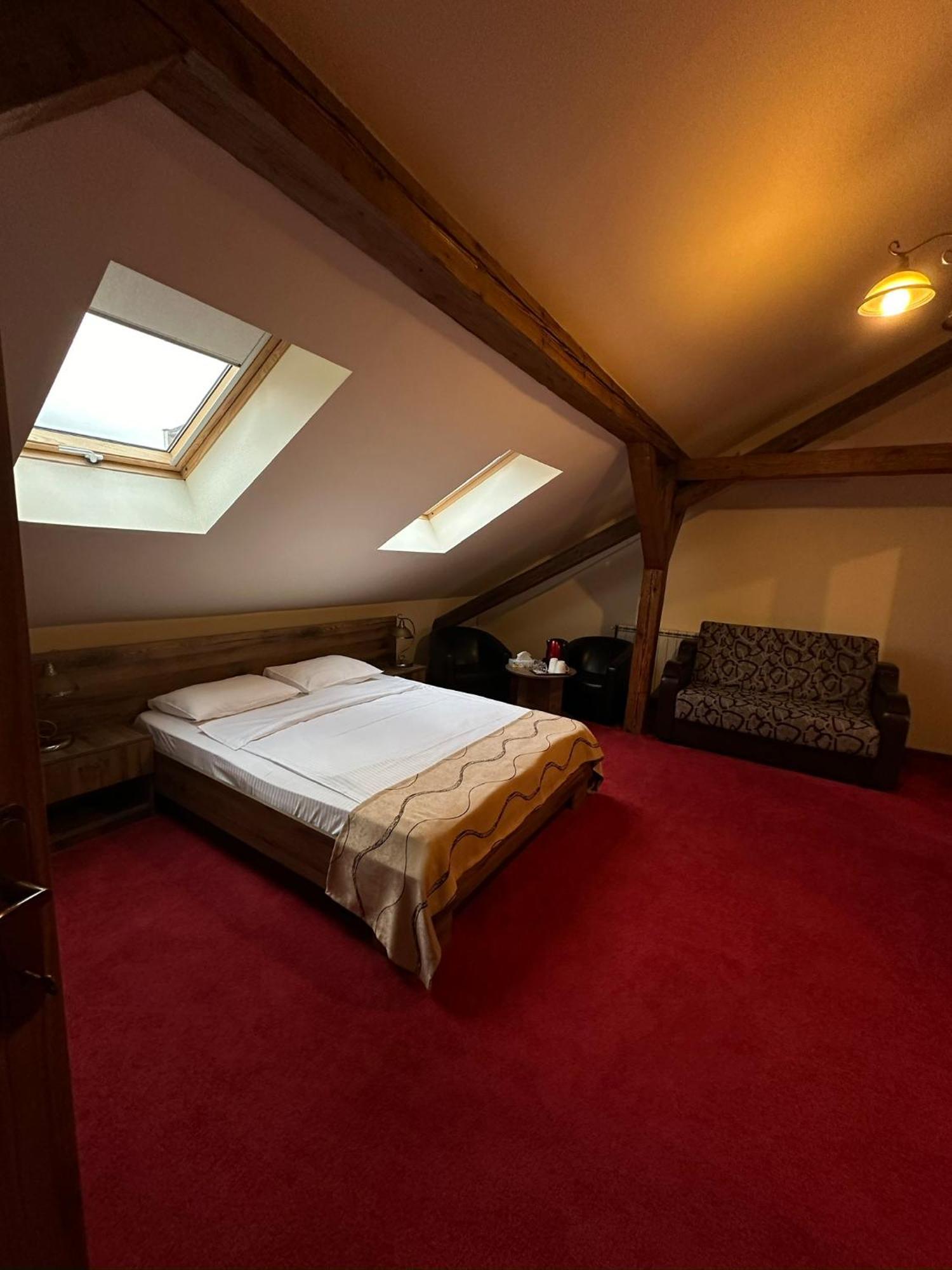 Antique ApartHotel Alba Iulia Extérieur photo