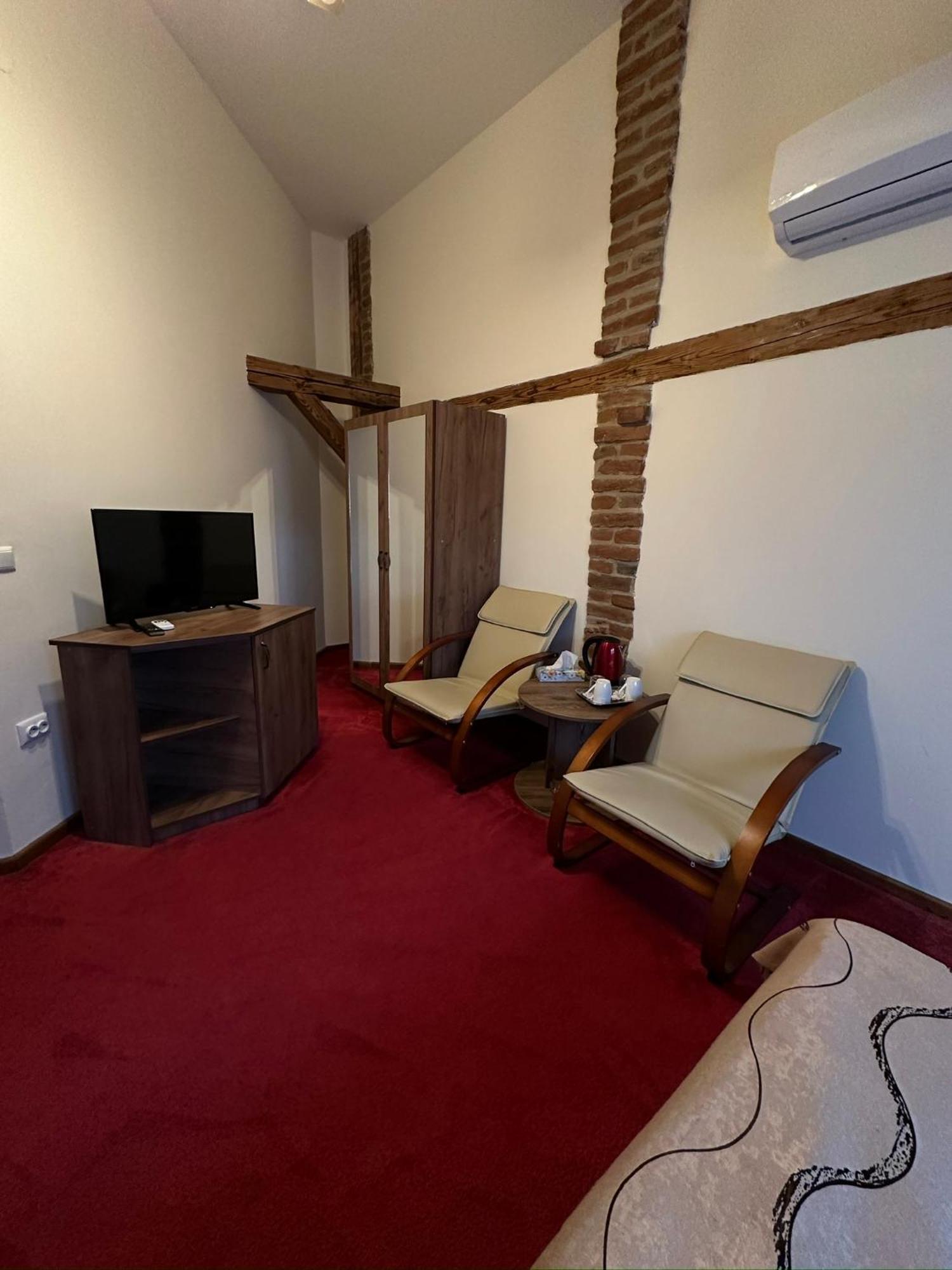 Antique ApartHotel Alba Iulia Extérieur photo