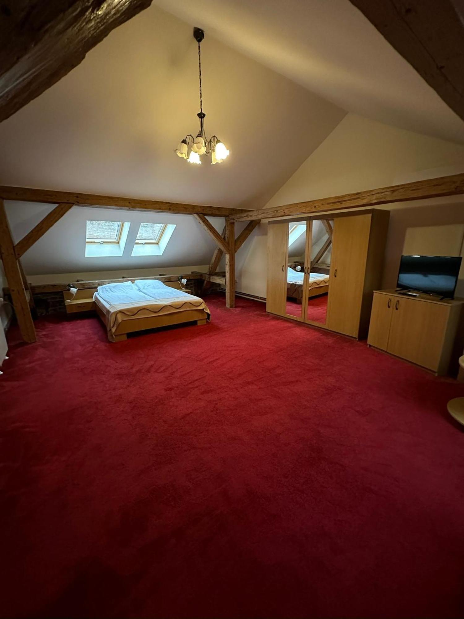 Antique ApartHotel Alba Iulia Extérieur photo