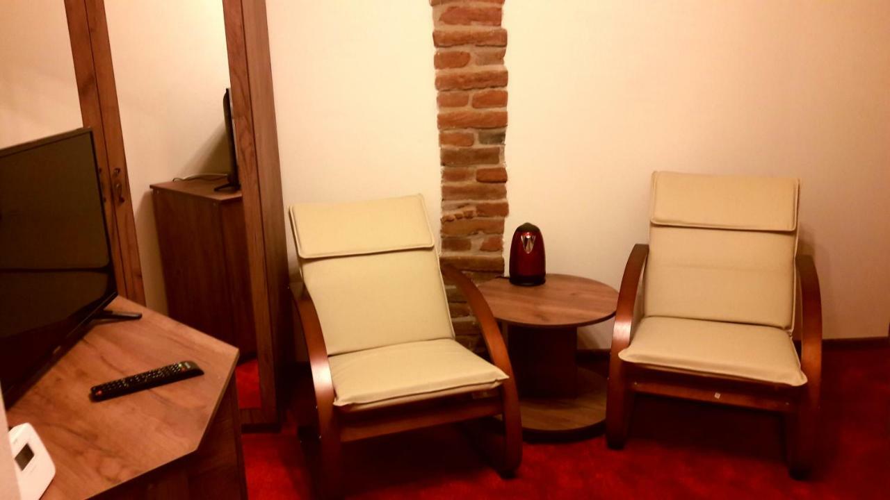 Antique ApartHotel Alba Iulia Extérieur photo