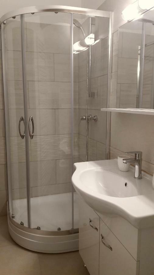 Antique ApartHotel Alba Iulia Extérieur photo