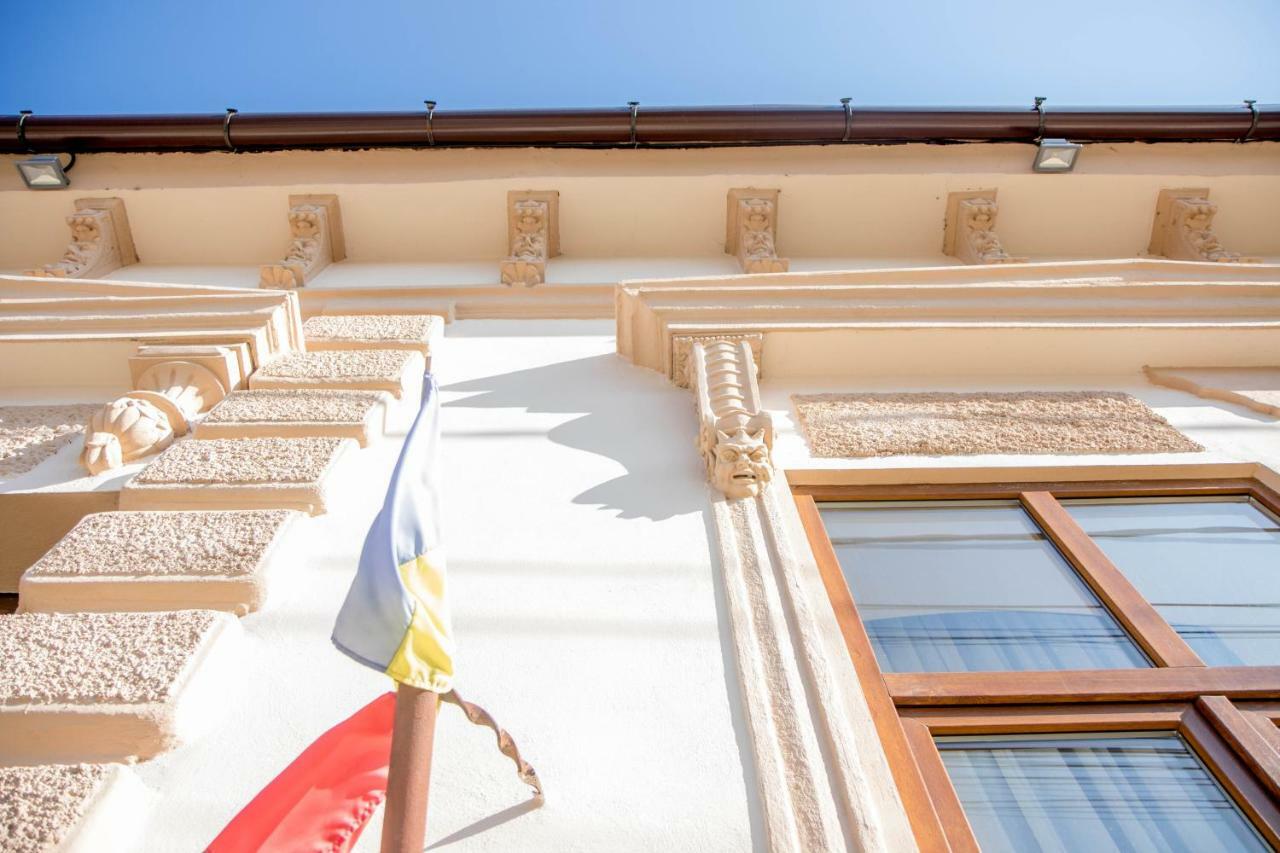Antique ApartHotel Alba Iulia Extérieur photo